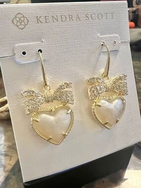 NWT Kendra Scott Puff Heart and Bow Earrings